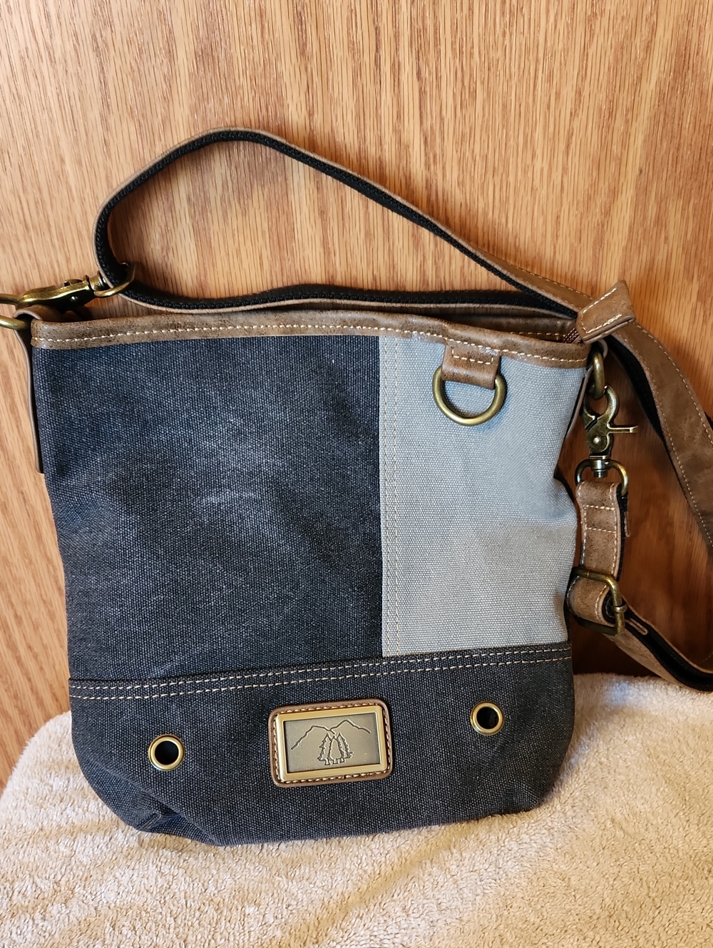 White Mountain Two-Tone Black and Light Gray Canvas Shoulder Bag